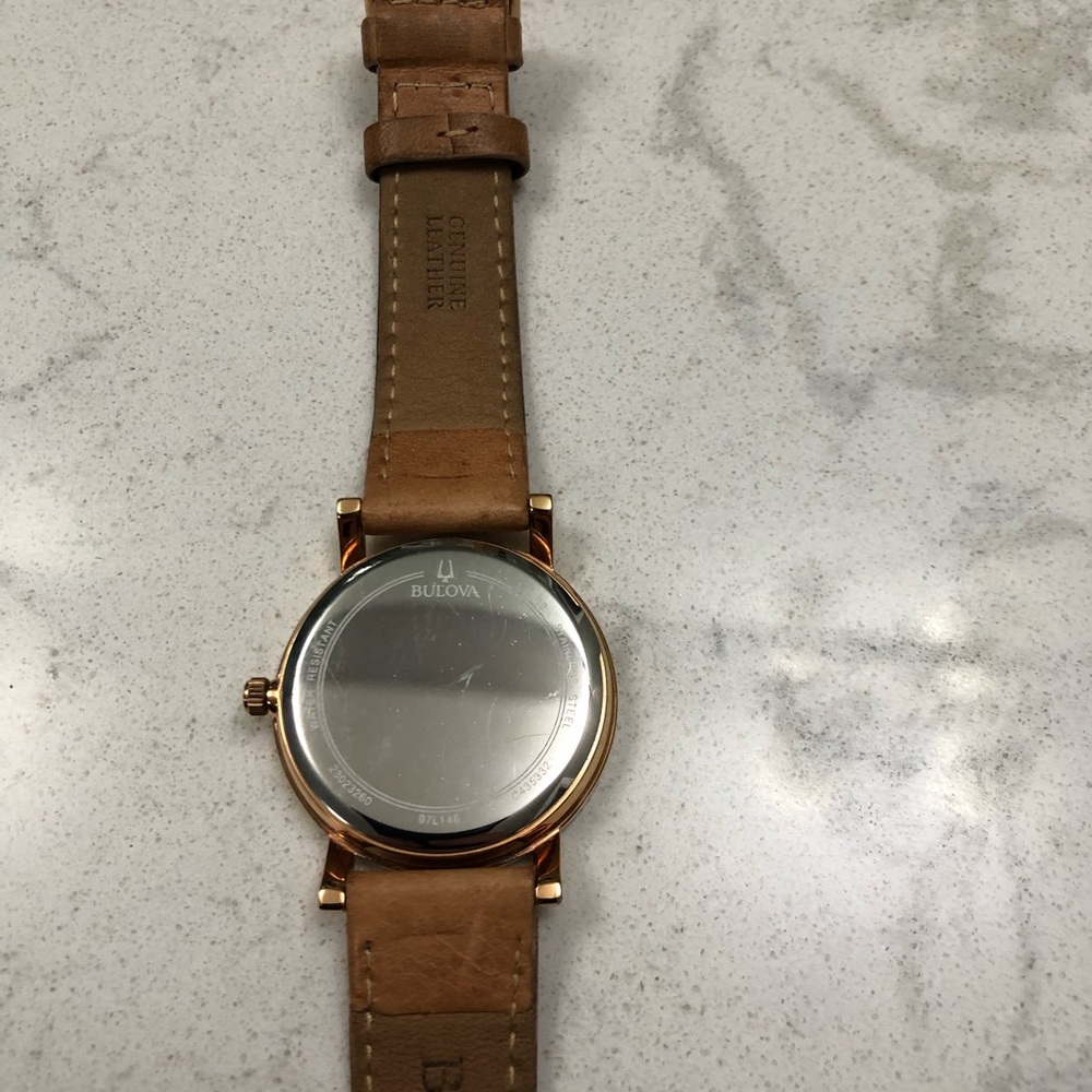 woman’s watch - Picture 3 of 3